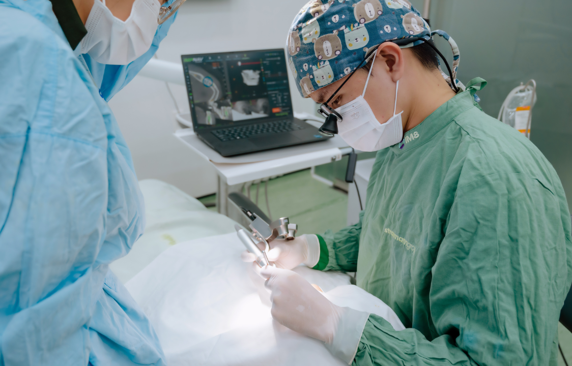 Indications for Dental Implant: Who Can Get It & Who Should Absolutely Avoid It?